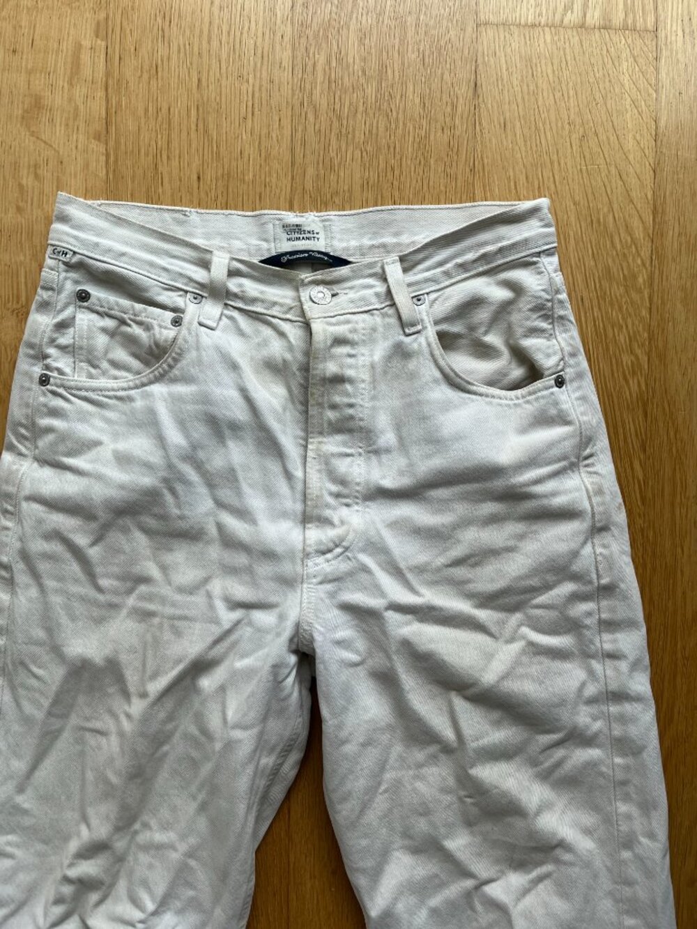 High-Rise Wide-Leg Jeans in Cream - Picture 6 of 10
